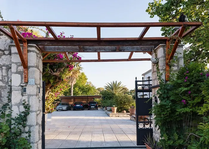 Paparouna * Chania (Crete)